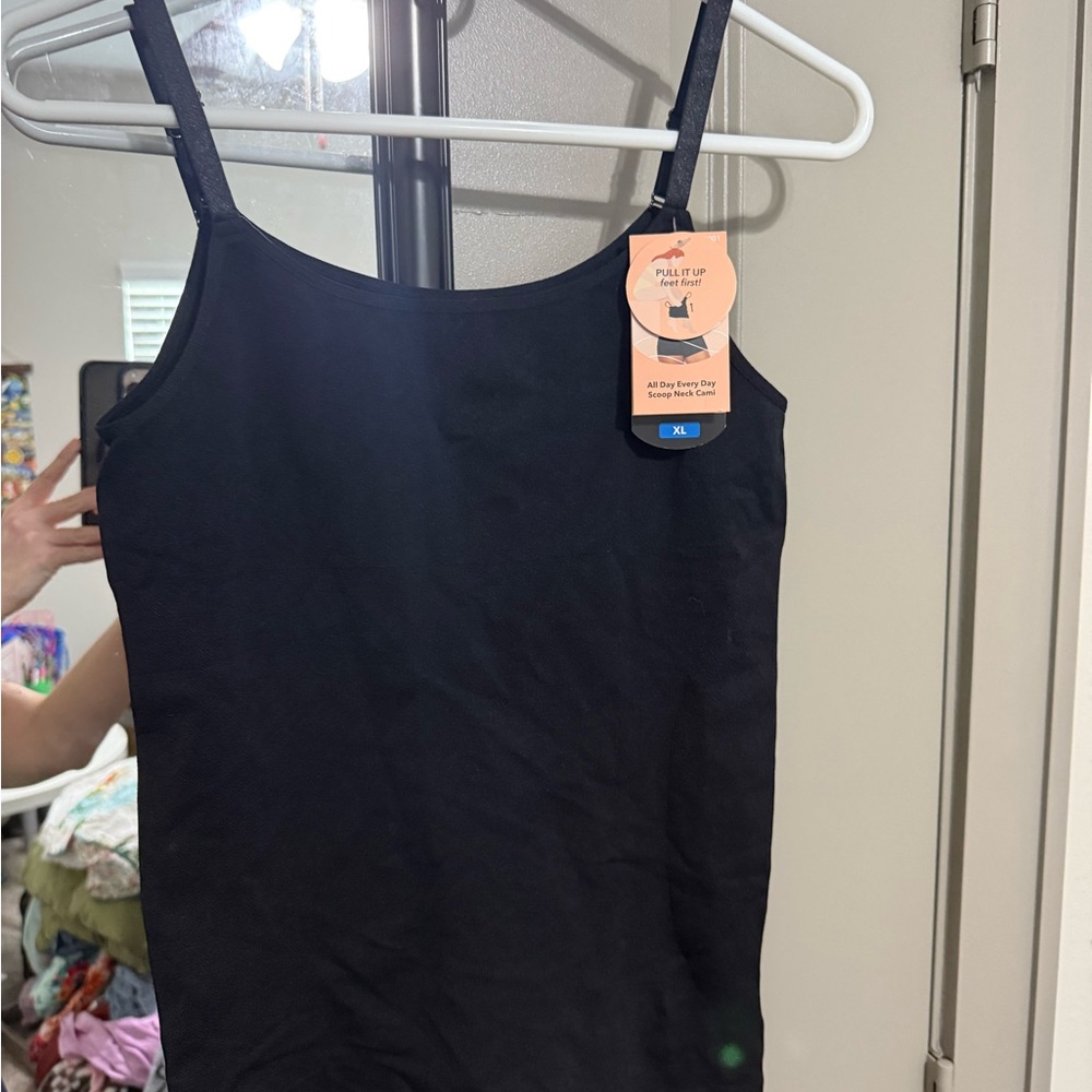 Shapermint Black Scoop Neck Tank with Tag